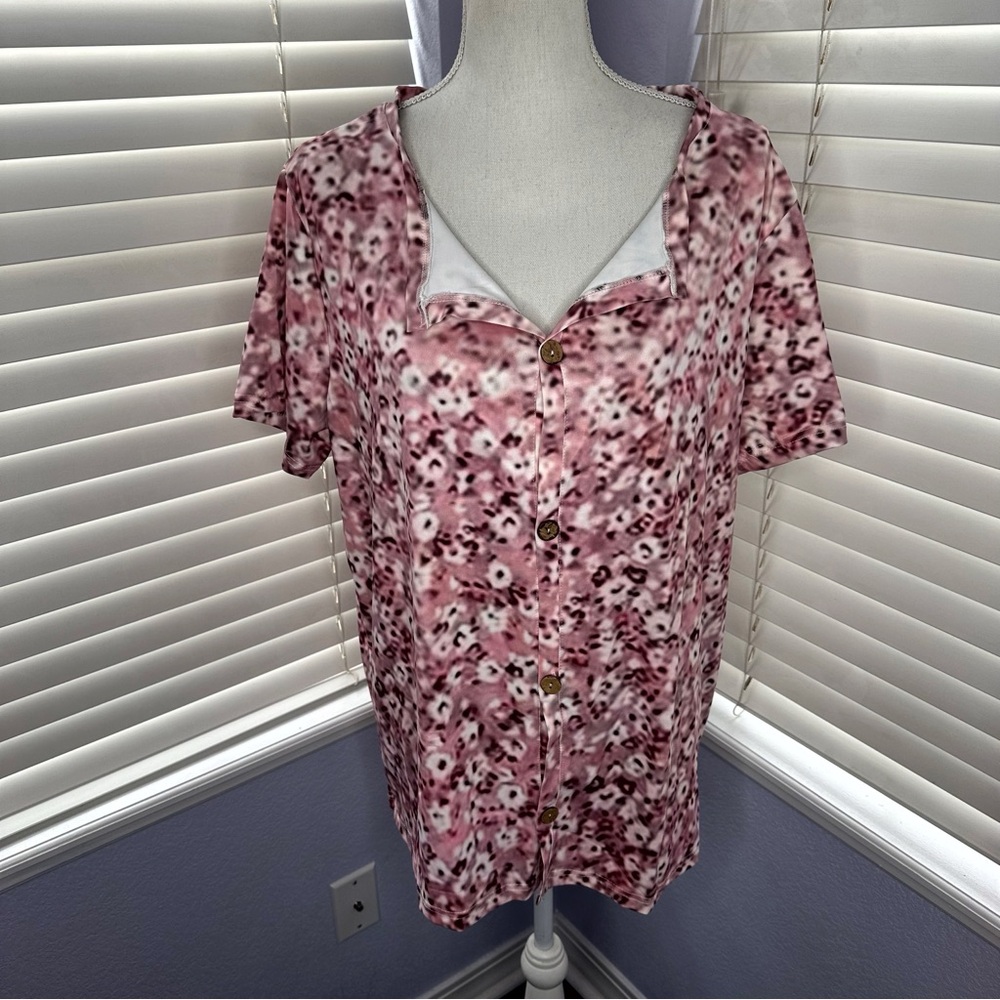 🔥 3 FOR $25 SALE 🔥 Pink Leopard Print Button-Up Top